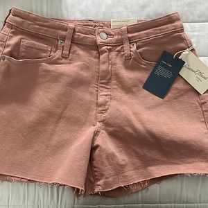 Universal Thread Shorts